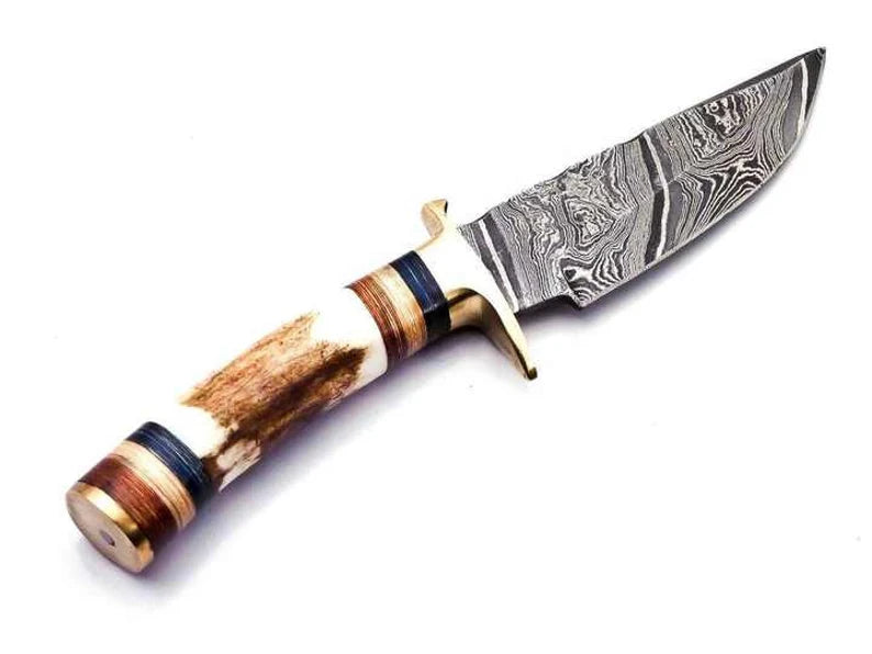 Custom Hand forged Damascus steel Hunting knife With Deer Antler Brass Guard Camping knife Leather Sheath