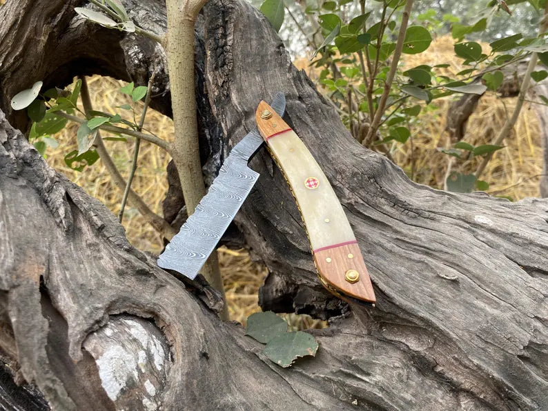 Damascus Steel Straight Razor With Beautiful Leather Sheath - Anniversary Gifts - Birthday Gifts